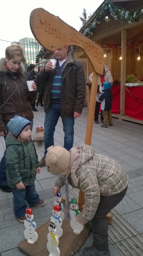 Hóemberek a vásárban - lengőteke Hóemberek a vásárban - lengőteke
